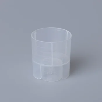 Messbecher mit einem Fassungsvermögen von 20 und 4 ml